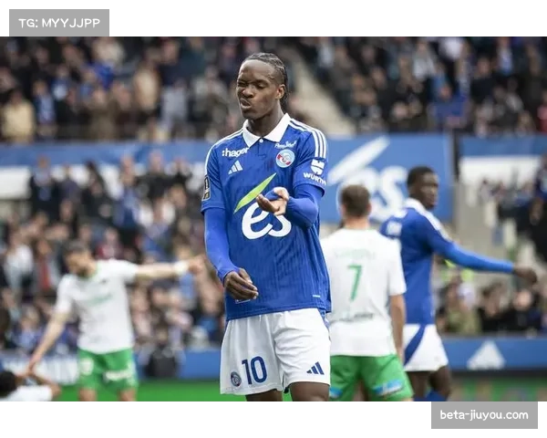 斯特拉斯堡2比0胜里尔 埃梅加复出即显核心价值